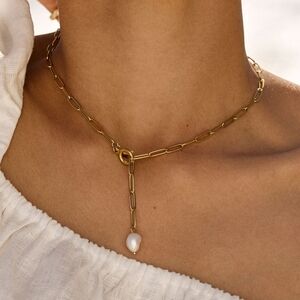 Elegant Gold Chain Necklace with Pearl Drop
